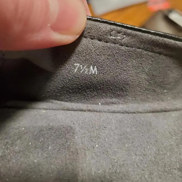 Stuart Weitzman Black Ballet Slip on Leather Flats Round Toe Women's Size 7.5M - Picture 8 of 12